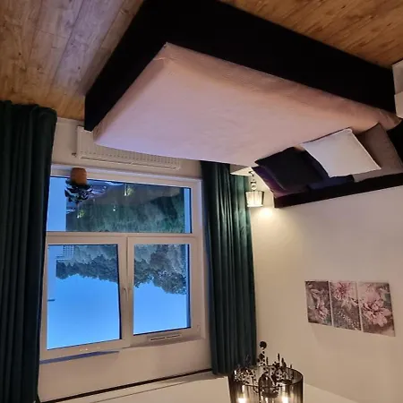 Apartament Niepolomicka 50 M18 *